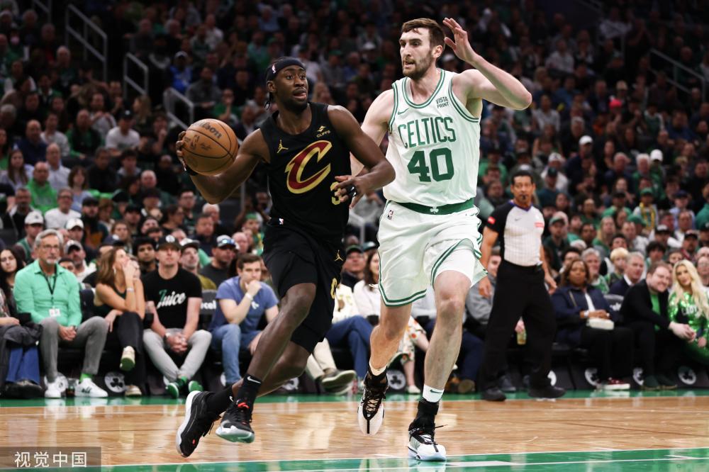 工作人员的 工作人员的